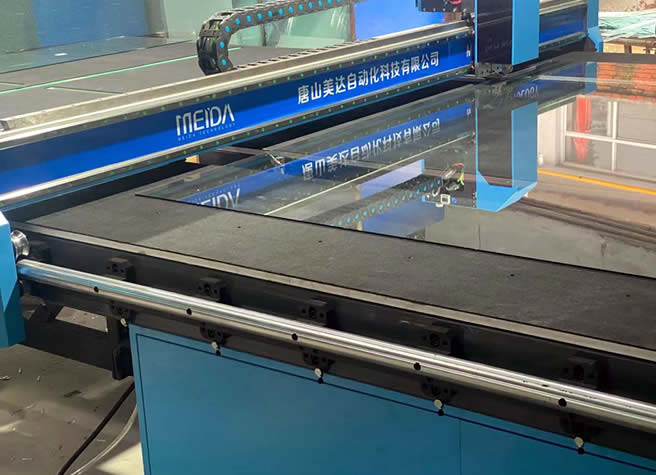 三臂多(duō)功能玻璃切割機